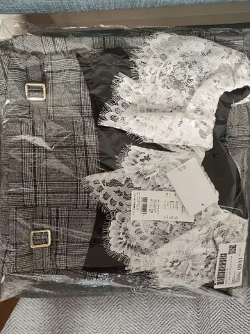 dazzlin 레이스 케이프 버클 원피스 S 사이즈