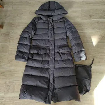 유니클로 +J 울트라 라이트 다운 후디드 코트 M