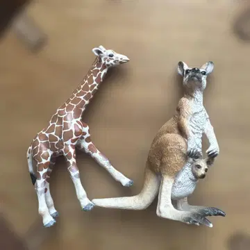 Schleich 기린과 캥거루 피규어 세트