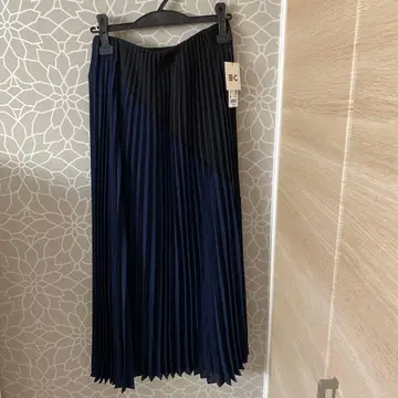 UNIQLO C 플리츠 롱 스커트 미사용