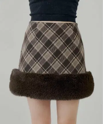 [ 새상품 ] 밑단 퍼 타이트 미니 스커트 브라운 체크 Chico 치코