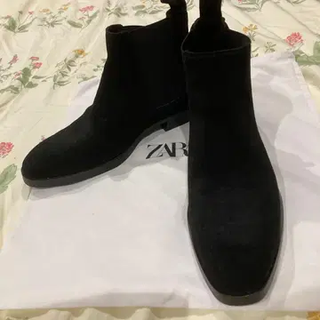 블랙 스웨이드 첼시 부츠