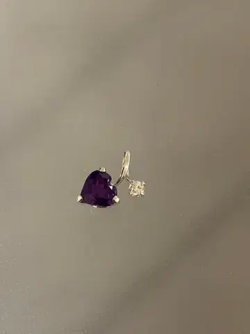 화이트 골드 자수정 하트 펜던트 탑