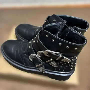 BUBBLES 스터드 통굽 부츠