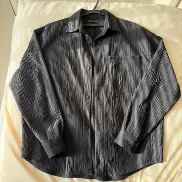 ZARA 플리츠 가공 블랙 셔츠