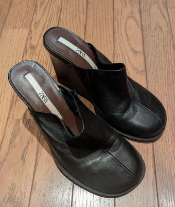 ZARA 블랙 하이힐 뮬