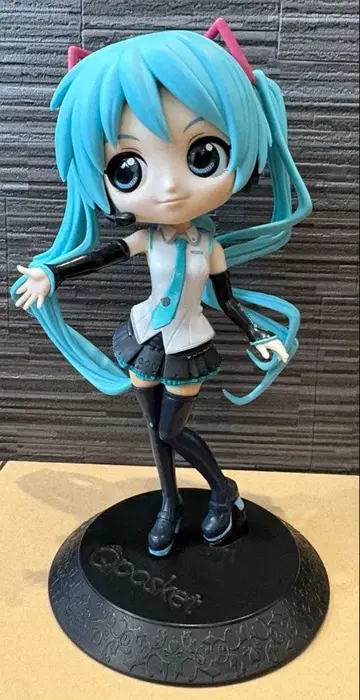 하츠네 미쿠 V4X 피규어