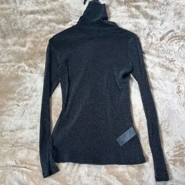 styling/ 블랙 라메 시스루 터틀넥 상의