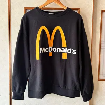 ZARA 맥도날드 콜라보 로고 맨투맨 블랙 맥도날드 블랙