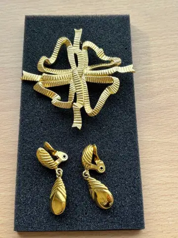 빈티지 Monet 골드 브로치 귀찌 세트