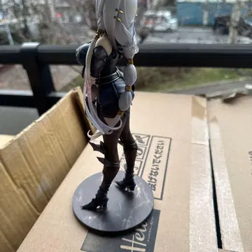 애니메이션 피규어 블랙과 화이트 약 25cm