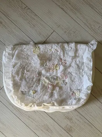 사에라 히스크로네