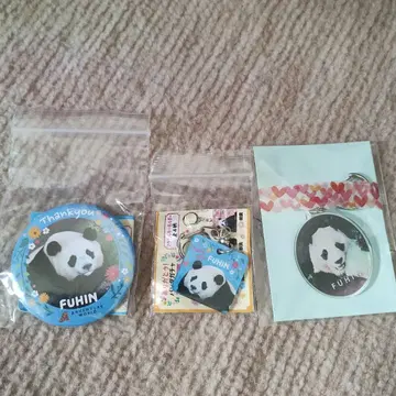 시라하마 어드벤처 월드 팬더 후우힌 아크릴 키링과 캔 배지 세트