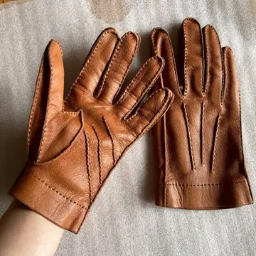 브라운 가죽 장갑 스티치 디자인 남성용?