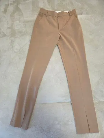 ZARA 베이지 슬랙스 슬릿 포함
