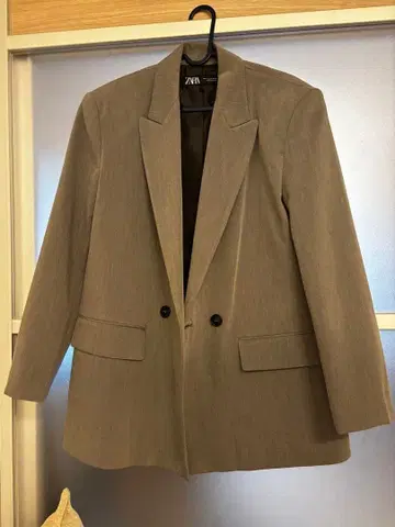 ZARA 그레이 더블 버튼 블레이저