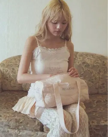 펠리큘 키티 콜라보 백