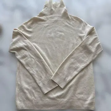 UNIQLO 아이보리 터틀넥 캐시미어 니트