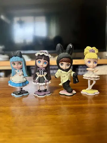 Blythe 피규어 4체 세트