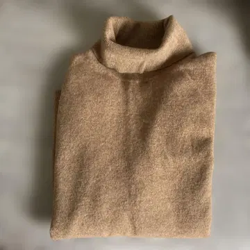 유니클로 캐시미어 100% 터틀넥 스웨터