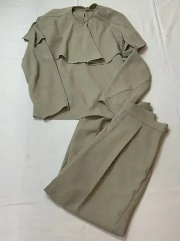 미라 오웬 케이프 포함 블라우스 팬츠 셋업 0 사이즈