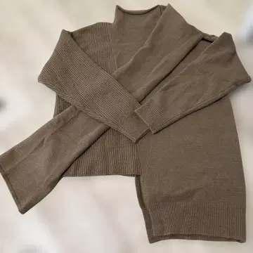 AZUL 미사용 새상품 브라운 터틀넥 니트 긴팔