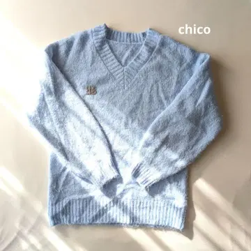 chico 치코 브로치 포함 V넥 루즈 니트