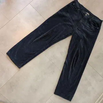 AJURAALEE 코듀로이 팬츠