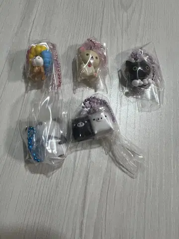 산엑스 유니버스 참 스트랩 코리락쿠마 모노크로 부