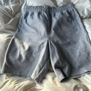 UNIQLO XL 그레이 숏팬츠