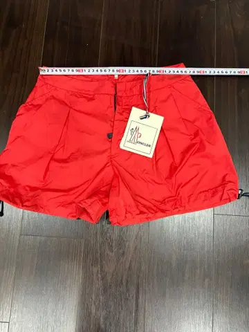 몽클레르 그르노블 레드 숏팬츠 새상품
