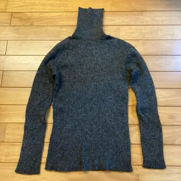 그레이 터틀넥 니트 긴팔