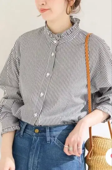 B.C STOCK 스트라이프 스탠드 카라 긴팔 블라우스 택 포함 새상품