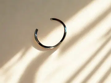 심플 실버 오픈 뱅글