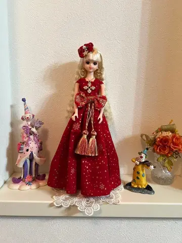 제니 드레스. 축하.