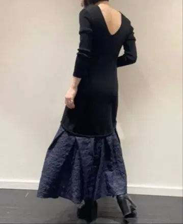 styling/스타일링 이소재 블랙 백 V넥 니트 원피스1