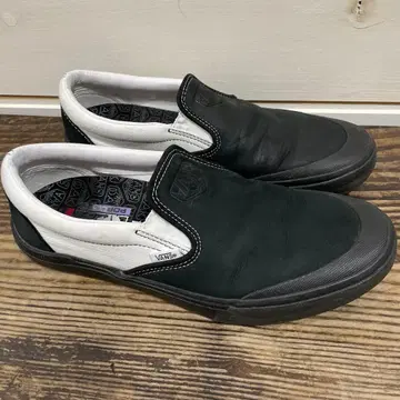 반스 슬립온 블랙/화이트 다코타 로치