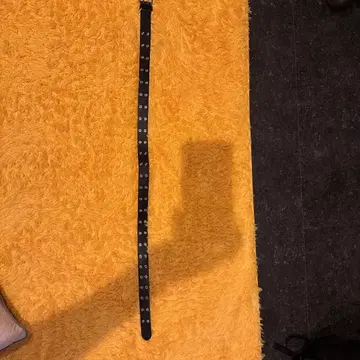 스터드 장식 블랙 가죽 벨트