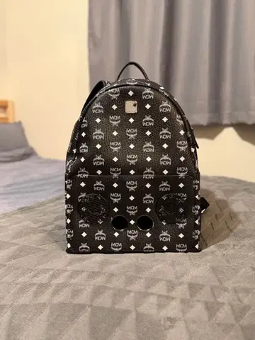 MCM WIZPAK 스피커 포함 백팩 블랙
