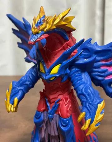 반다이 소프트 비닐 피규어 울트라 괴수 DX 루고사이트 울트라맨 R/B