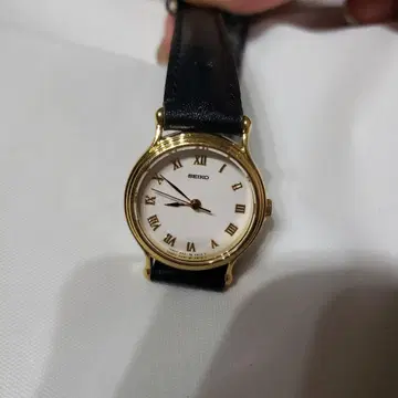 SEIKO 골드/블랙 아날로그 손목시계