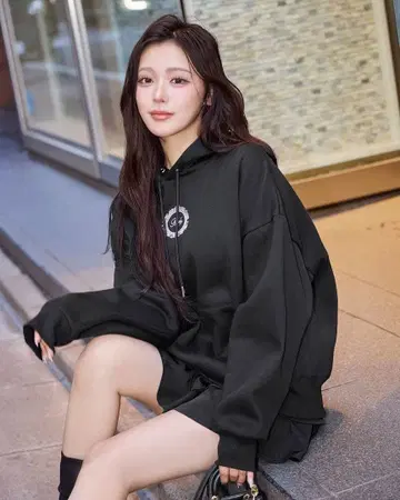 새상품급 Rady 서클 로고 후디 오버 실루엣 블랙 후드티