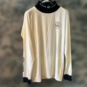 마크앤로나 터틀넥