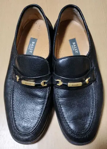 BALLY 블랙 가죽 로퍼