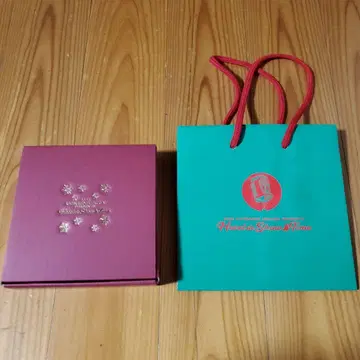 KATSUHIDE UEKUSA Hotel de ShowTime 기념품