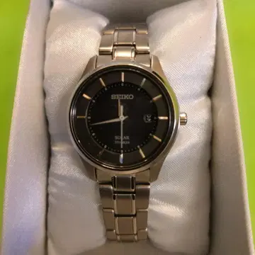 SEIKO 여성용 솔라 쿼츠 손목시계