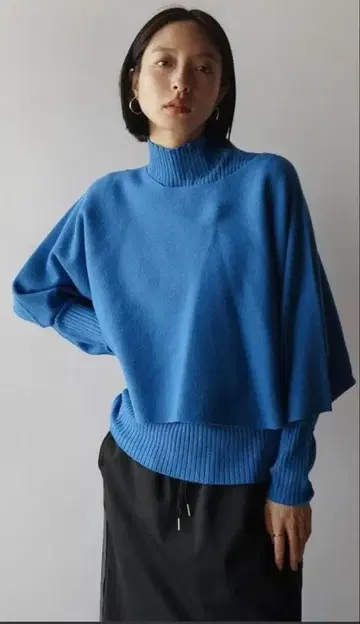 니트 앙상블 상의 라디에이트