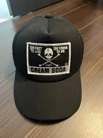 CREAM SODA 스컬 자수 블랙 캡