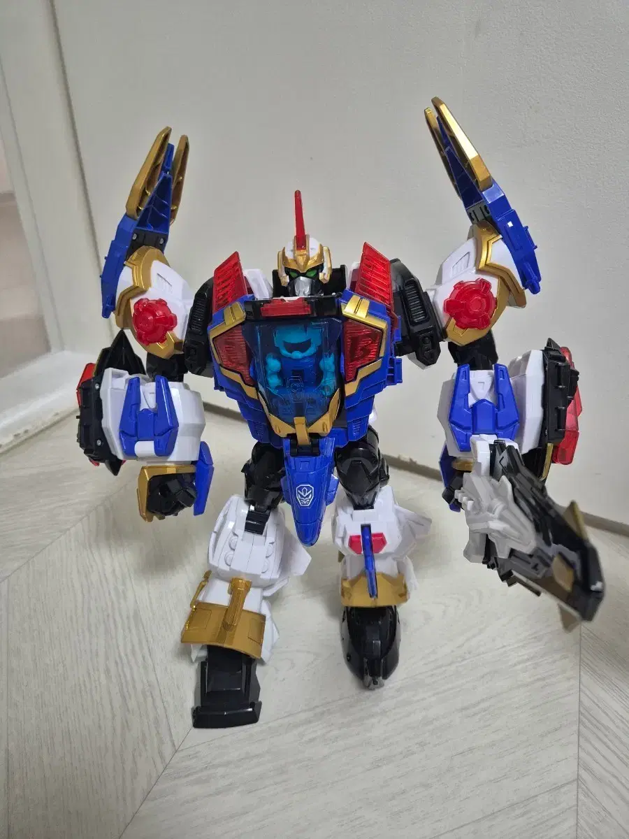 Hello Carbot Metron S + Police Car Skid #헬로카봇,#메르론,#경찰차스키드,#변신로봇,#또봇 on  Bunjang Global Site.