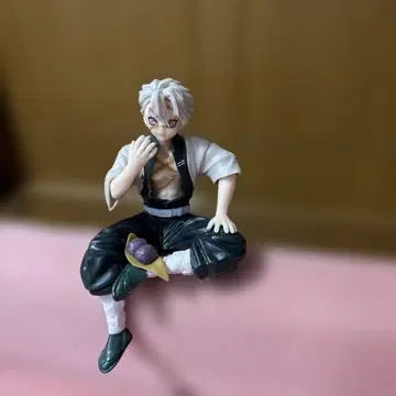 귀멸의 칼날 피규어 앉아있는 캐릭터